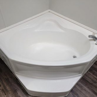 What types of bathtubs can be refinished